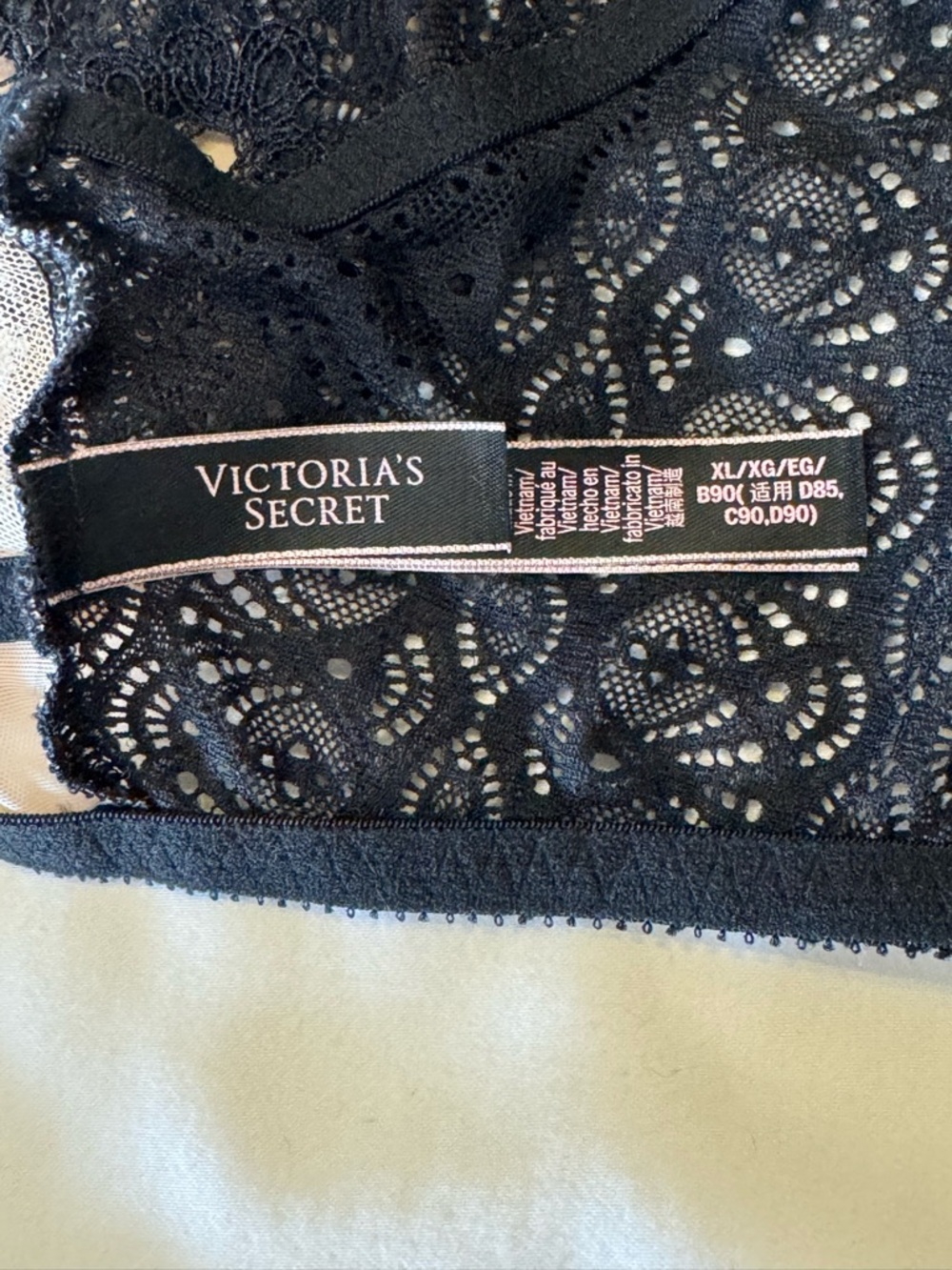 Victoria's Secret Black Lace Bralette with Nude Lining Size XL - Picture 14 of 15